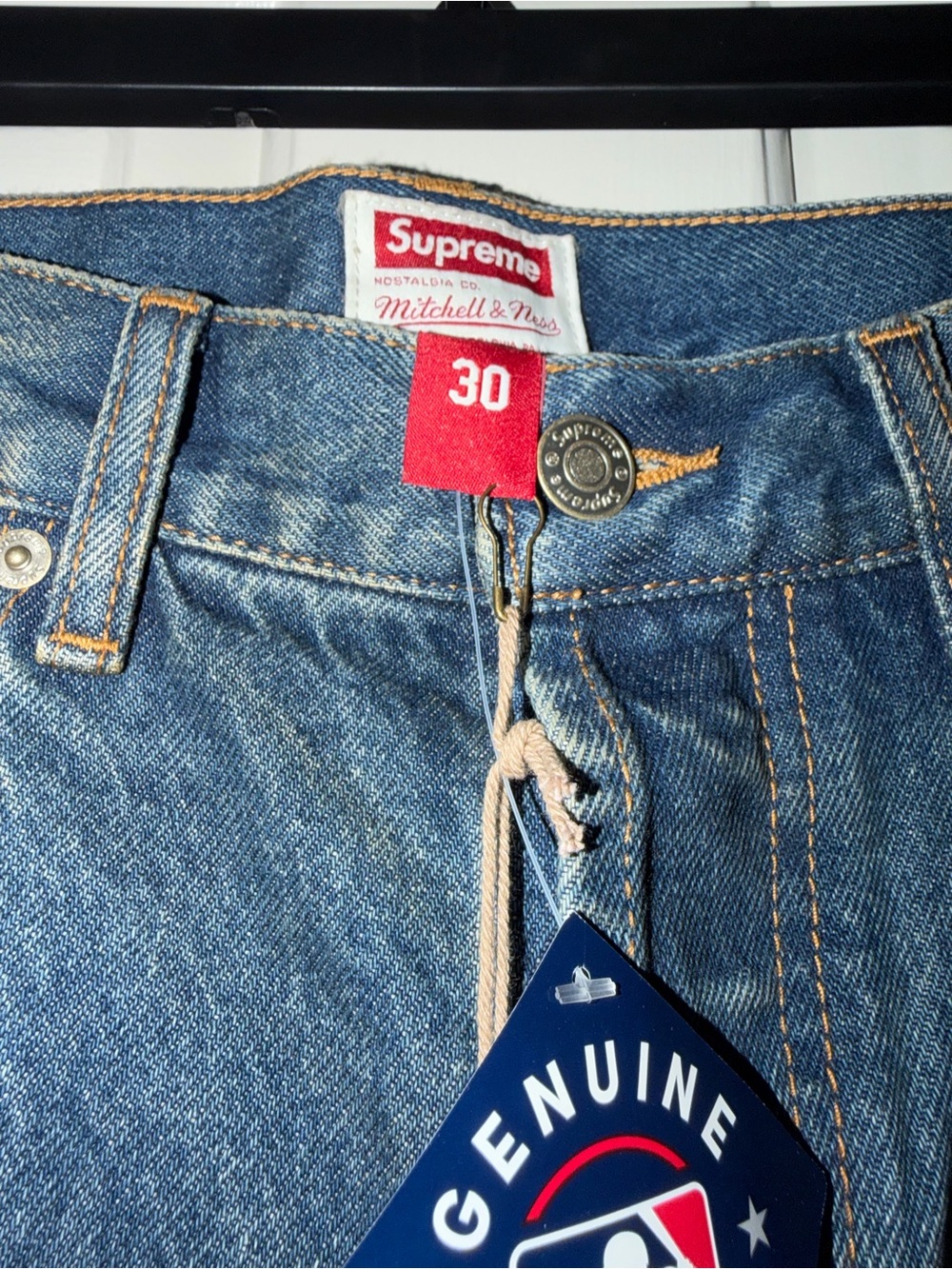 Supreme x Mitchell & Ness Atlanta Braves Loose Fit Jeans Size 30 - Picture 3 of 3